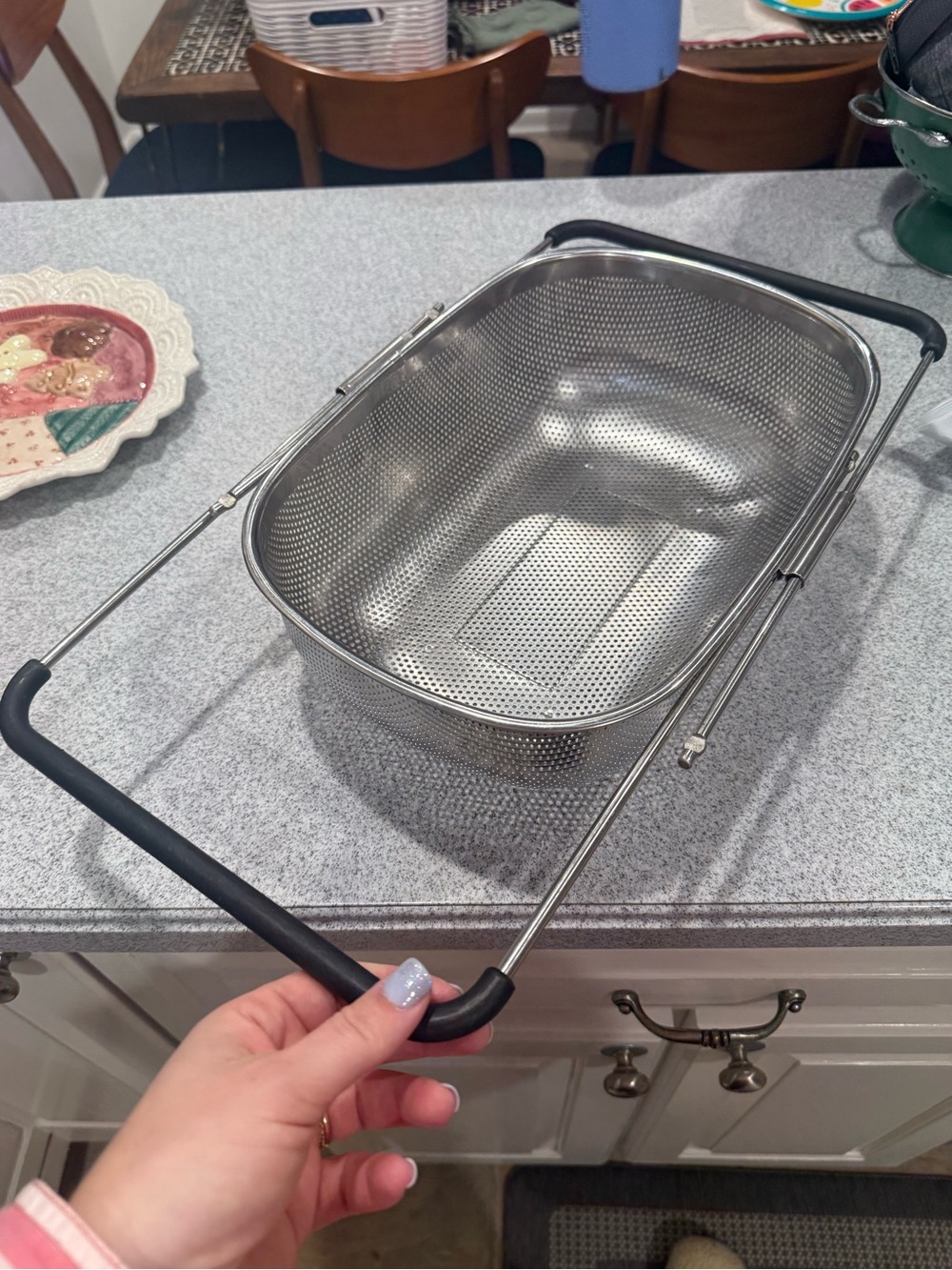 Stainless Steel Collapsible Kitchen Strainer Basket with Black Handles